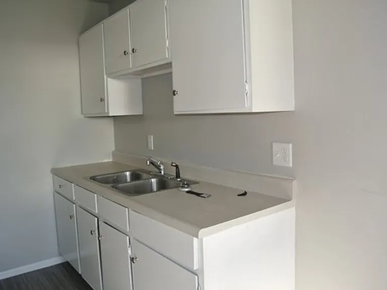 2612 4th St NW — Photo 5
