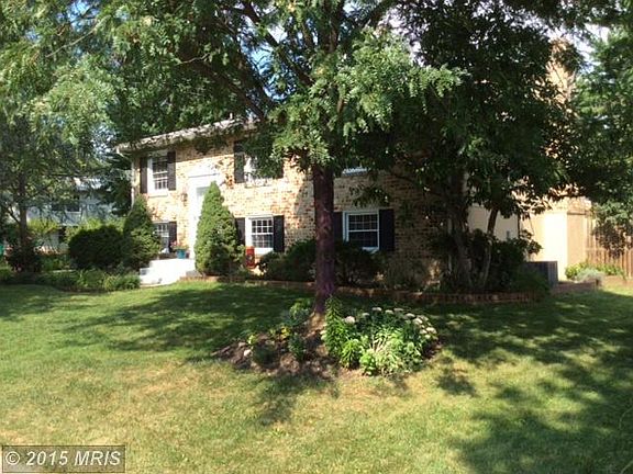 3rd image of 303 Sacred Heart Ln