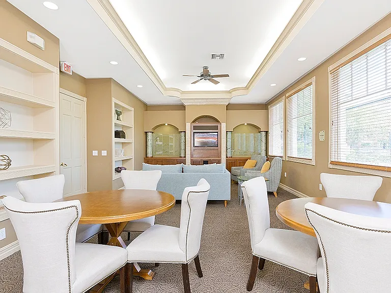 Sanctuary Cove Apartments — Photo 32