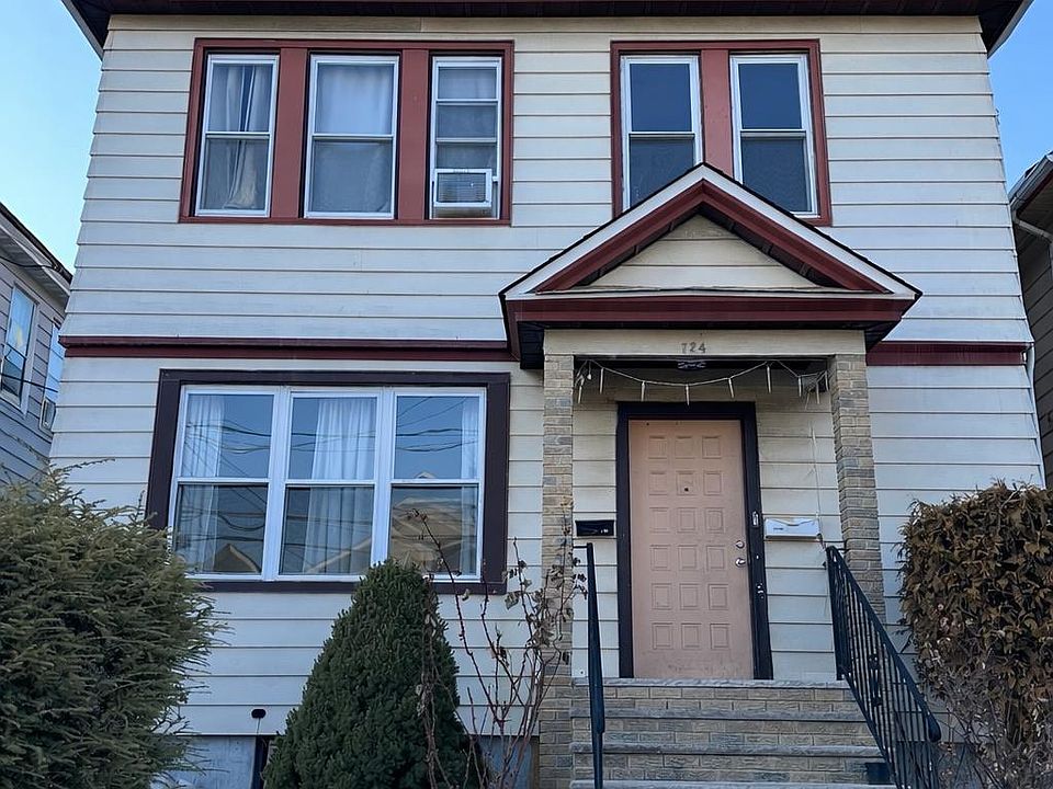 1st image of 722-724 Van Buren Ave #1