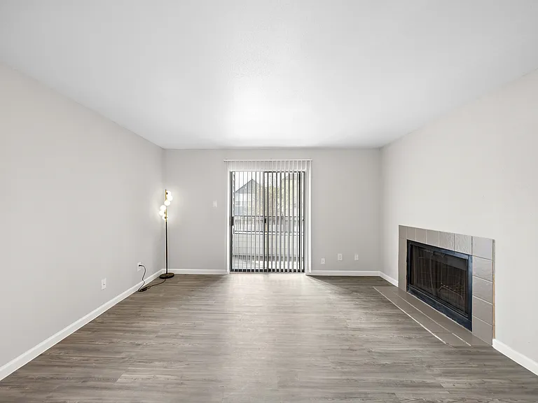 6Ten at Med Center Apartments — Photo 18