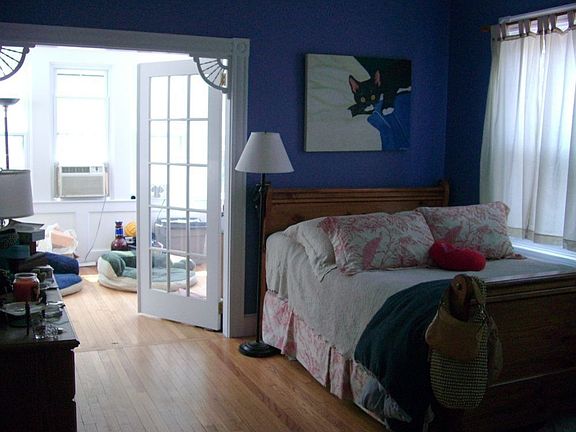 Bedroom w/attached sunroom