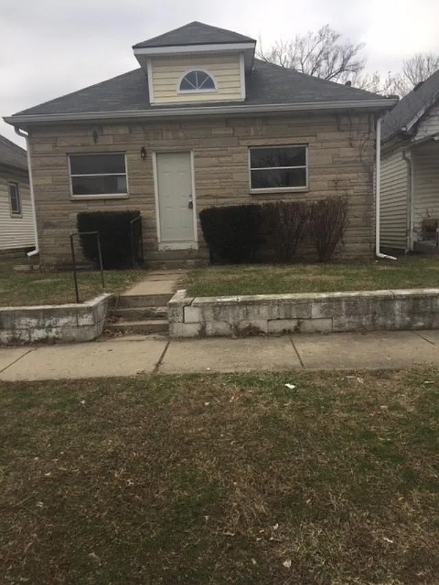 1106 N Pershing Ave photo 1