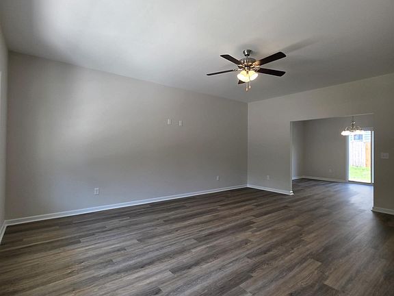 3rd image of 104 Creekside Cottage Ct