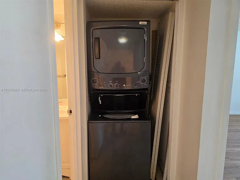 5981 Washington St #210 — Photo 35