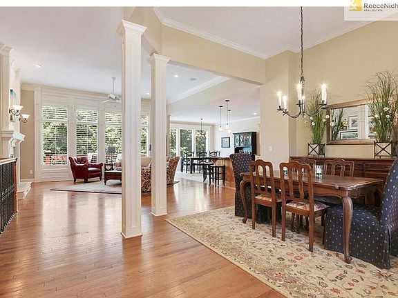 Walk in from the front door and enter into a Georgous Open Home.