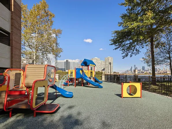 20 2nd Street image 15 of 17