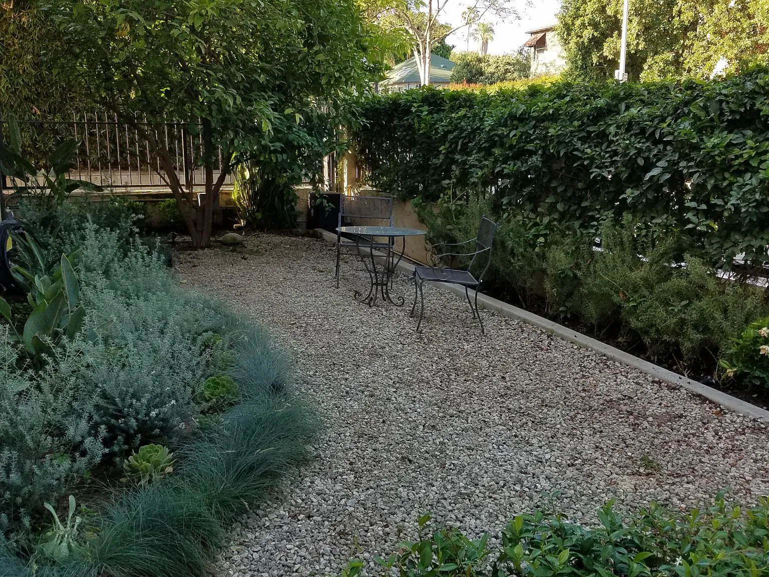 1237 N Ogden Dr — Photo 3