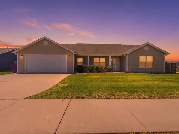 225 Walters Dr, Manhattan, KS 66502