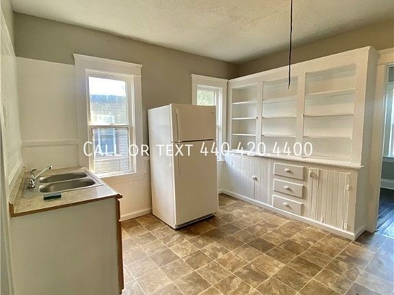 3rd image of 3481 W 50th St APT 3
