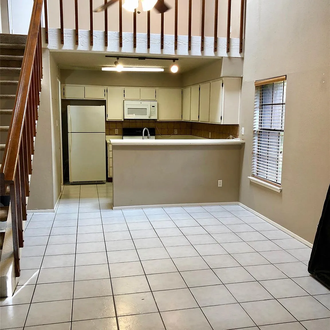2 bed, 2.0 bath, 1274 sqft, $1,750 — Photo 4