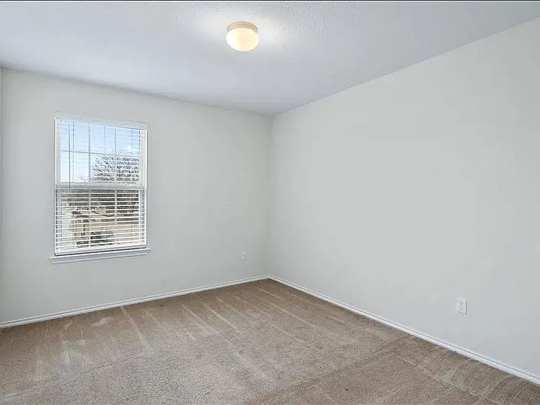 200 Duroc Dr — Photo 30