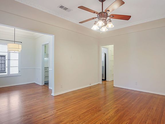 5th image of 1074-1076 S Genesee Ave #3