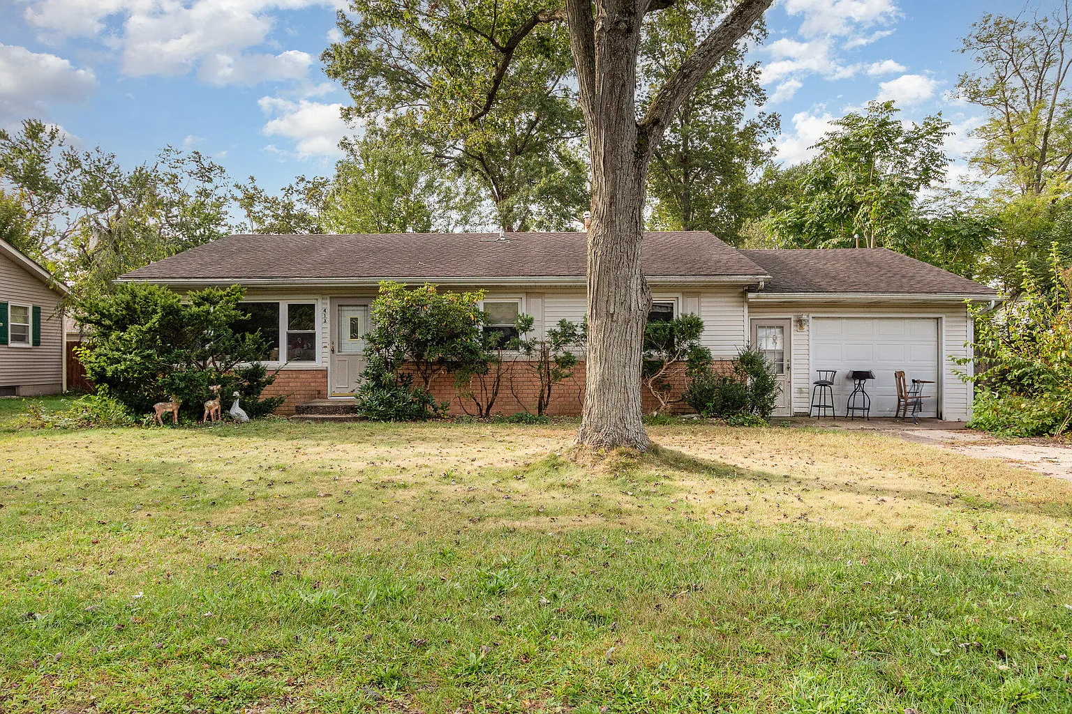 413 Holly Rd photo 1