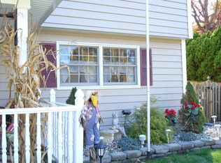 556 Herrick Dr, Rockaway, NJ 07801