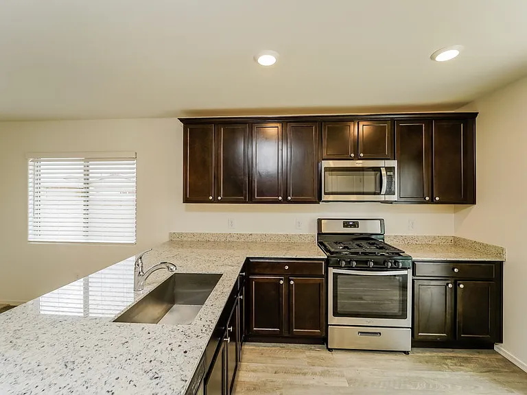 12946 N Ong Dr — Photo 8