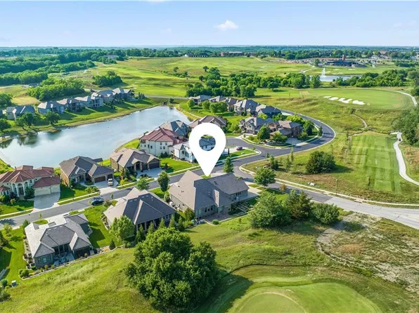 9205 Cottonwood Canyon Dr, Lenexa, KS 66219