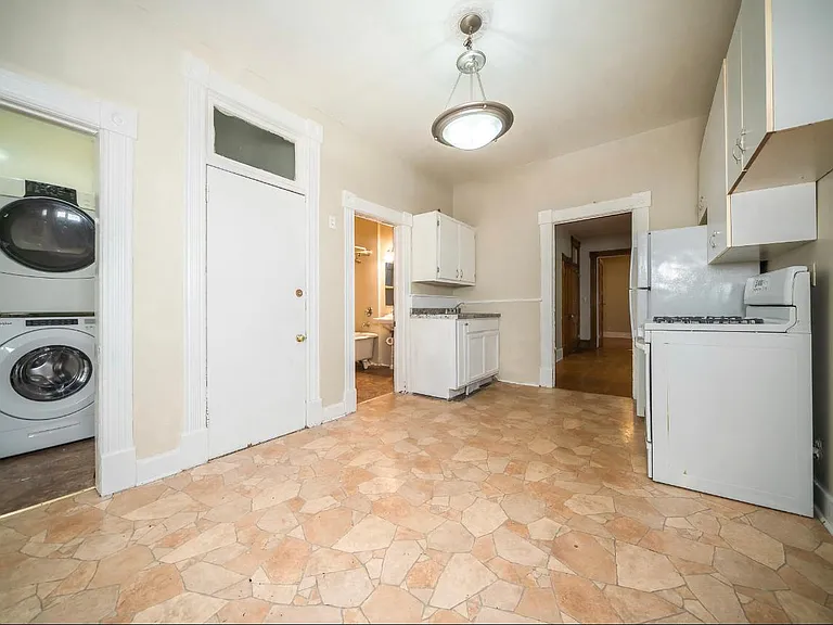 701 Bedford St #2 — Photo 23