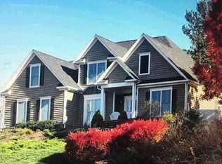 102 Mountain View Ln, Radford, VA 24141