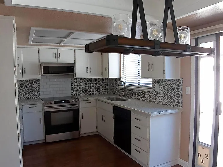 801 Nash Rd #A4 — Photo 2