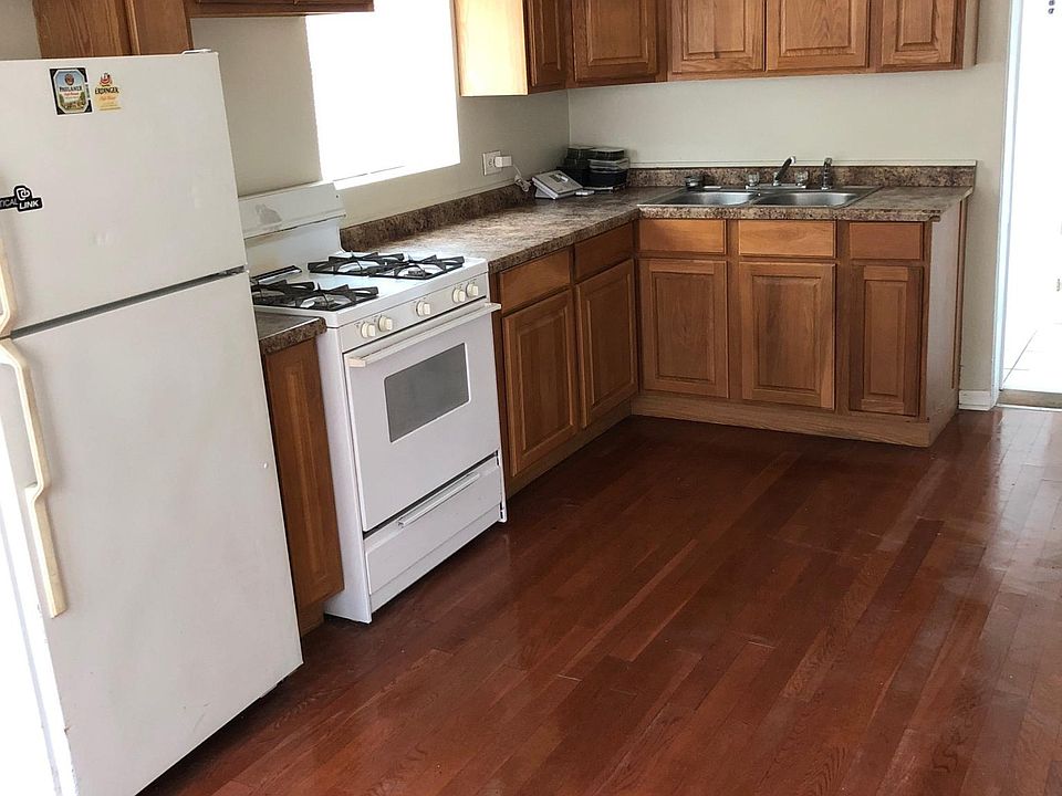 1st image of 6224 W Balmoral Ave