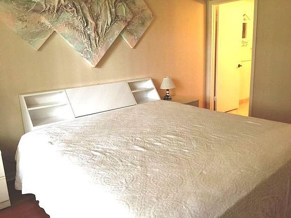 3rd image of 900 Greensward Ln APT 110G