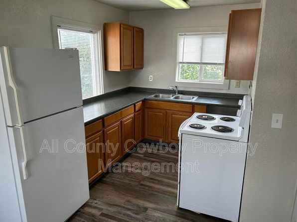 862 N 5th St APT 3