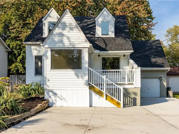 25324 Hall Dr, Westlake, OH 44145