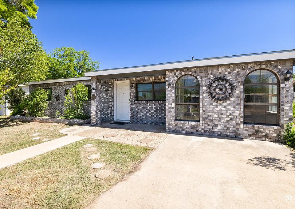 1st image of 2201 Glenwood Dr
