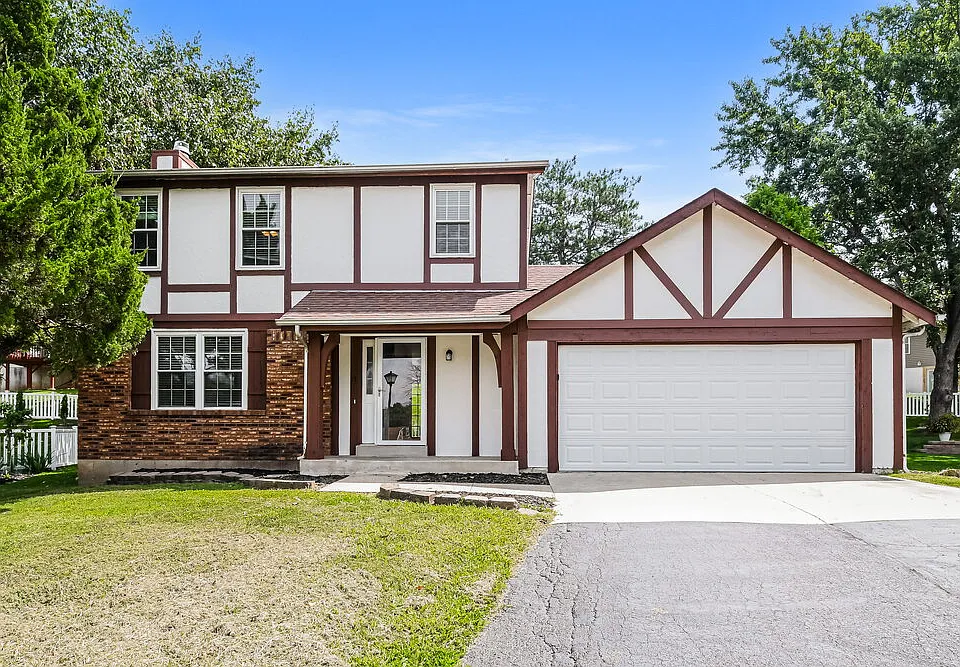 17 Hollow Tree Ct