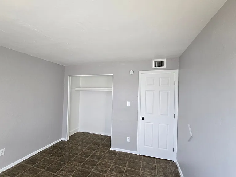 2302 & 2304 E Broadway Rd — Photo 10