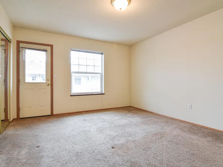 444 NE Stanton St #7 — Photo 9