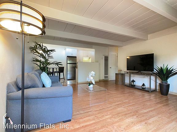 3rd image of 716 Sutter Ave