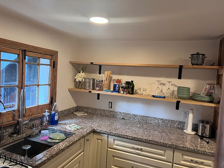 817 Saint Ann St #1D — Photo 5
