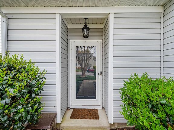 3rd image of 1488 Berkshire Dr