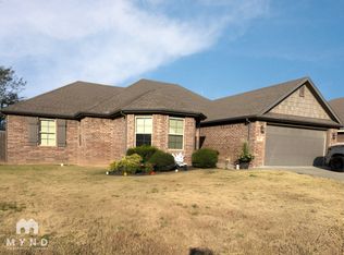 431 Carlson St, Centerton, AR 72719