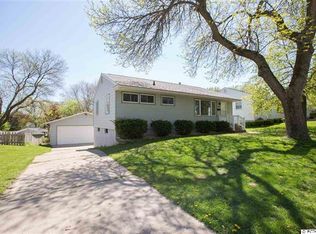 2068 Jeffrey Dr, Dubuque, IA 52001