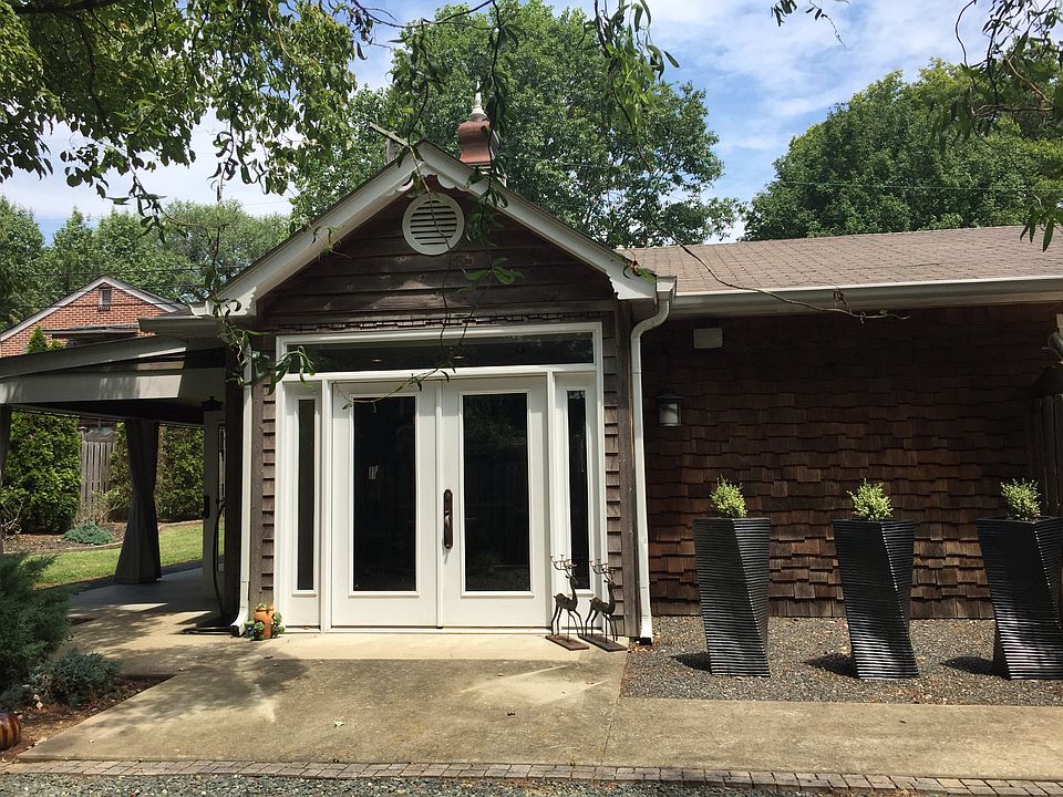 Front entrance from garden