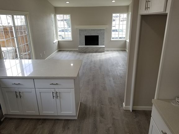 5th image of 949 Kapareil Dr