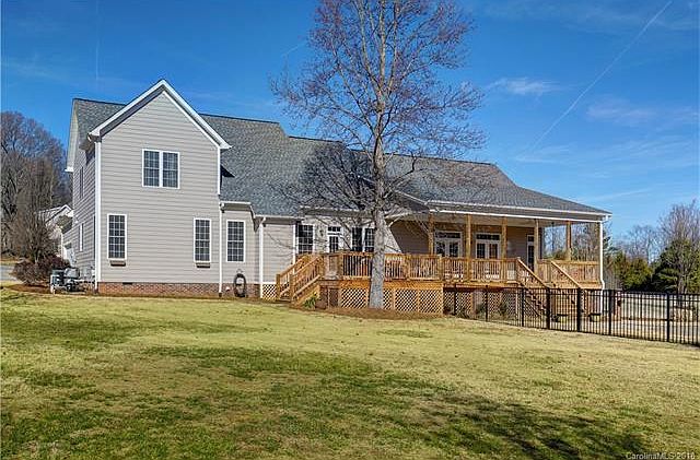 2nd image of 205 Shepherds Bluff Dr