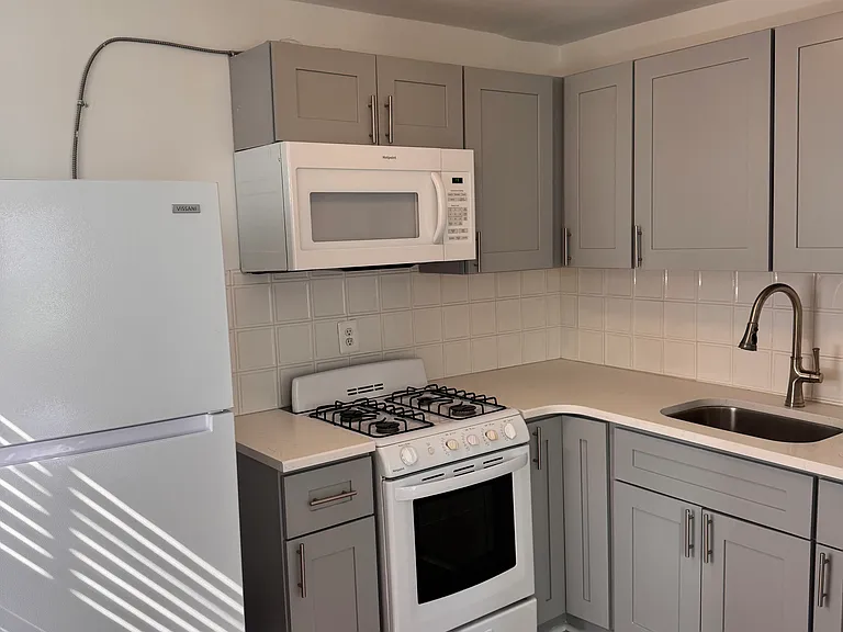 Ardmore Row Apartments — Photo 11
