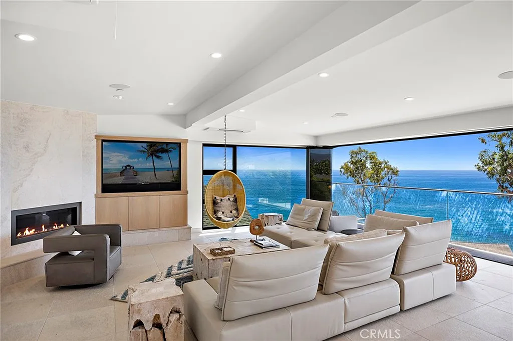 4 bed, 4.5 bath, 3055 sqft, $30,000 — Photo 3