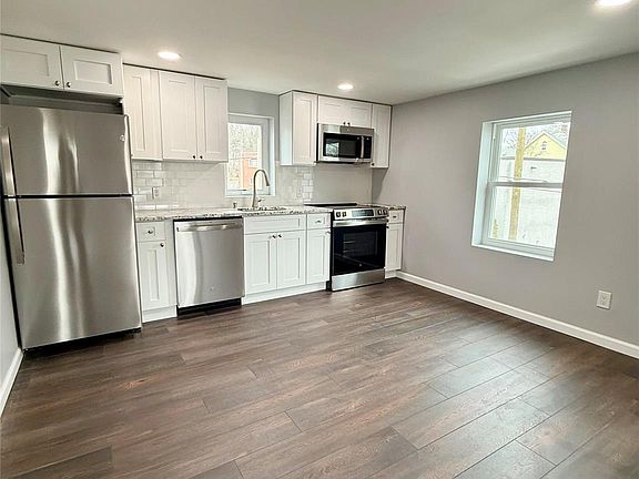 3rd image of 19 Lee Ave Floor 3