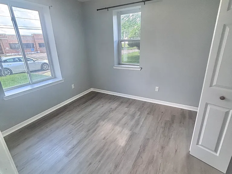 1751 Clara St — Photo 75