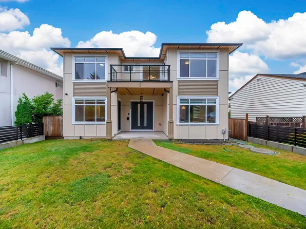 8563 11th Ave, Burnaby, BC V3N 2P6