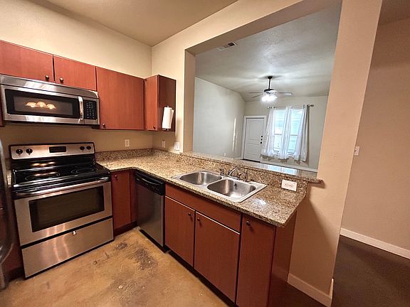5th image of 1235 Ervendberg Ave