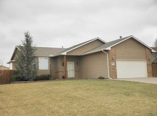 4307 Niblick Dr, Winfield, KS 67156