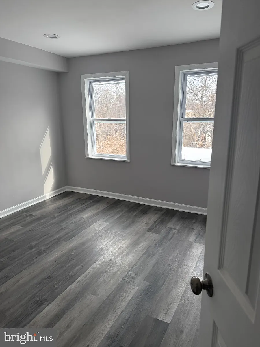 Building Photo - 6 Seward Ave