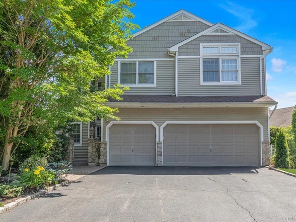 85 Sagamore Drive, Plainview, NY 11803