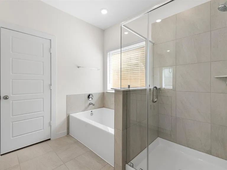 17926 Stone Terrace Ct — Photo 16